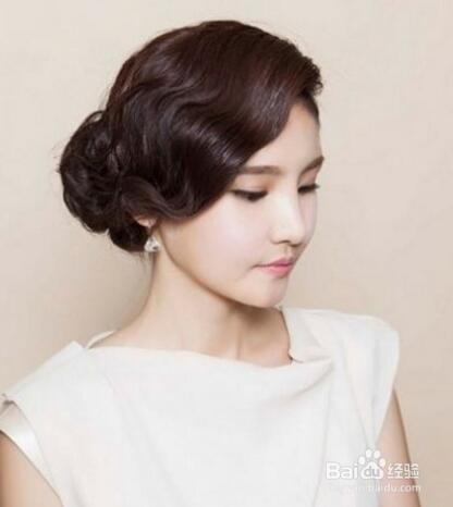 靓丽OL美发攻略,教你清新淡雅扎发