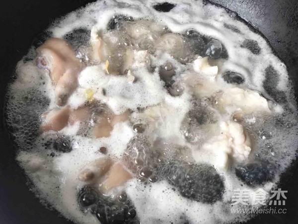 啤酒烧黄豆猪蹄