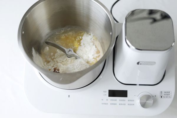 粉红色糖渍樱花牛肉汉堡