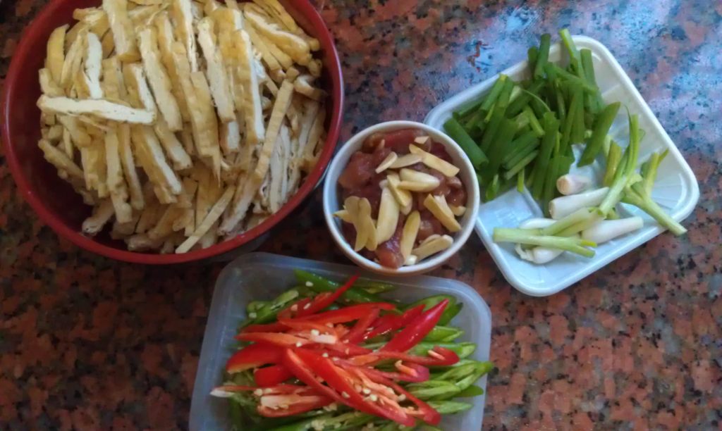 尖椒豆干炒肉丝，不要舔屏幕哦