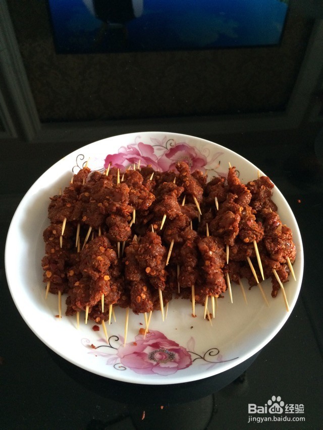 怎样制作烧烤？怎样制作牙签肉烧烤？