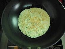 5分钟教您做早餐之韭菜鸡蛋饼
