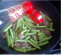 腊肠干煸四季豆