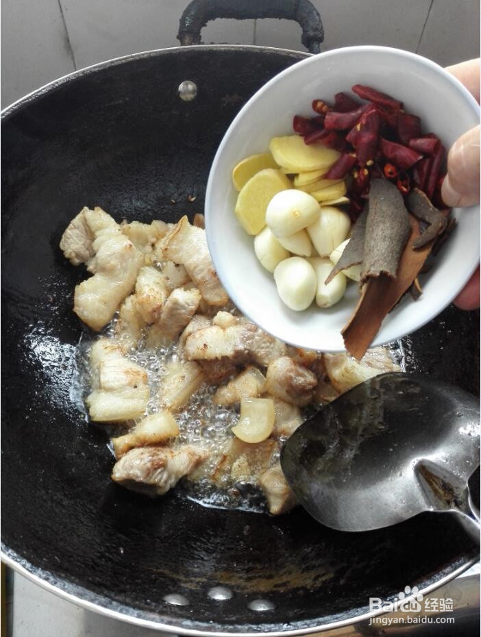怎样制作五花肉烧甲鱼