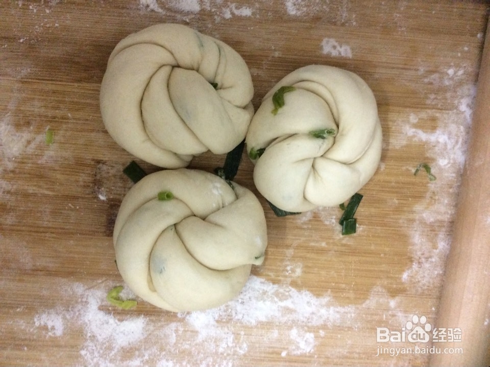 手工葱油花卷制作 拧麻花法