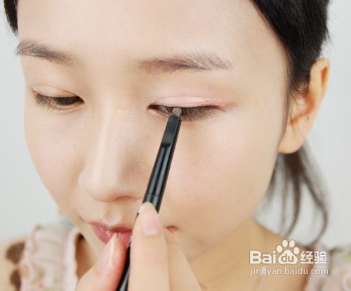 蛇年如何化桃花妆