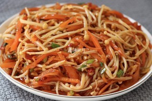 胡萝卜拌金针菇