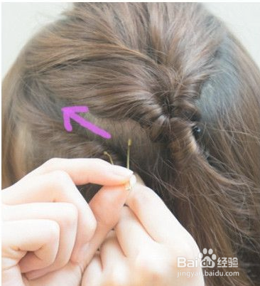 半扎短发好看的步骤图 来给短发玩点新花样吧