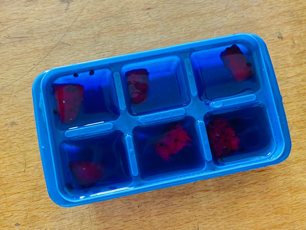 桃桃西打火龙果冰饮