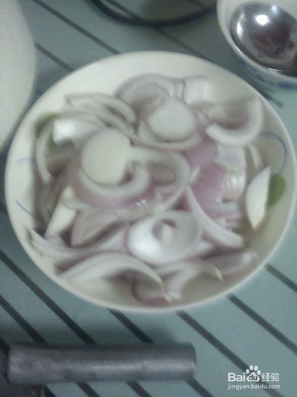 椒肉丝炒洋葱的做法