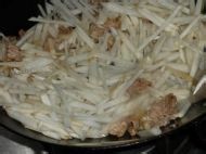 萝卜炒肉的做法