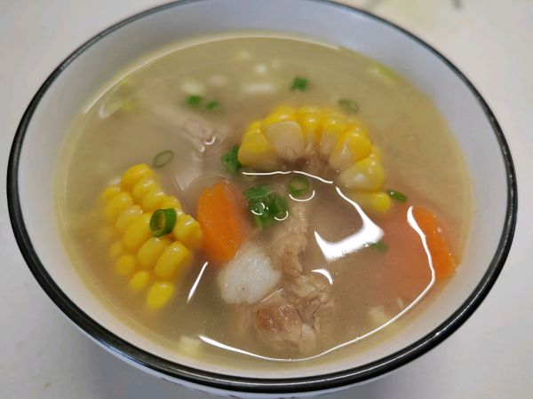 山药萝卜玉米排骨汤