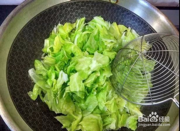 怎么炒包菜,才能鲜嫩爽滑