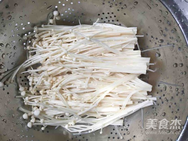 凉拌金针菇黄瓜