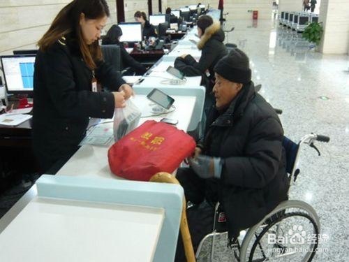 残疾人怎么办理银行卡