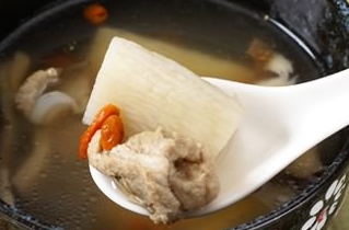 冬天皮肤很干燥怎么办