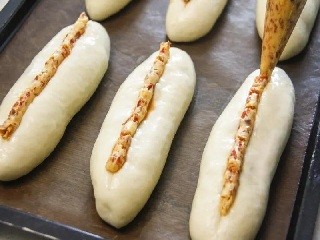 秘制剁椒培根面包怎么做?