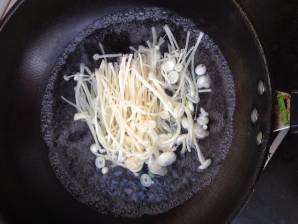 蜜烤培根金针菇卷