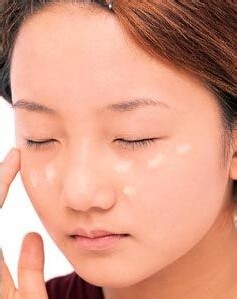 15分钟消灭黑眼圈。