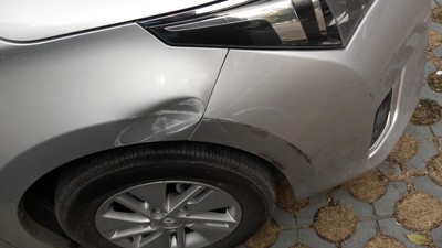 后叶子板裂开怎么处理