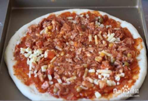 自制金枪鱼披萨家常教程图解，怎么做好吃？