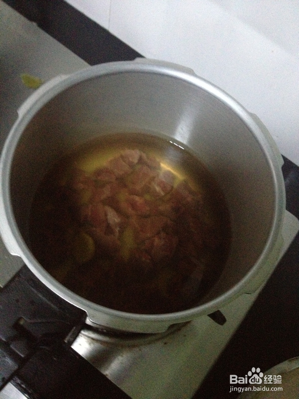 清汤白萝卜煲牛肉的做法