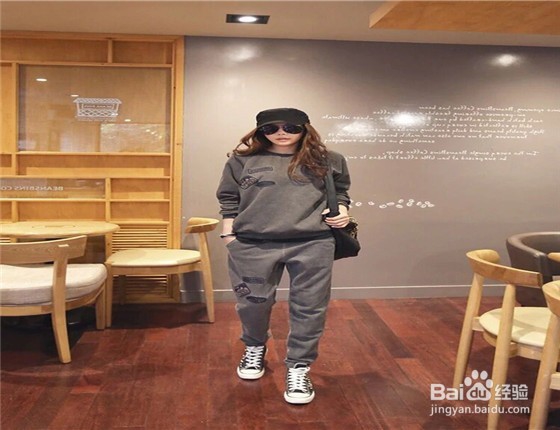 秋季卫衣怎样搭配显瘦显高