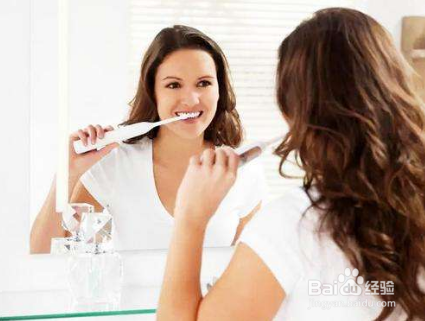 使用电动牙刷时应该注意什么