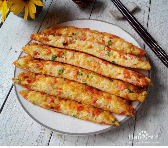 剩米饭这样做,好吃又省事。馋哭隔壁小孩