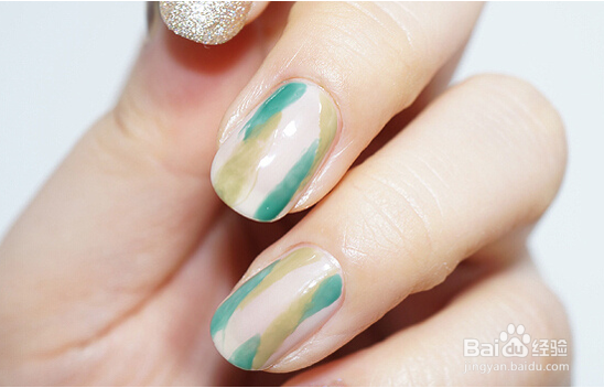 撞色晕染美甲教程