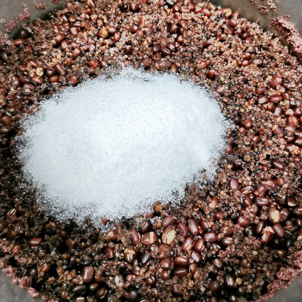 低糖果香红豆藜麦包子