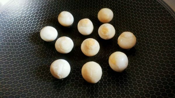 芝麻汤圆蒜酸菜