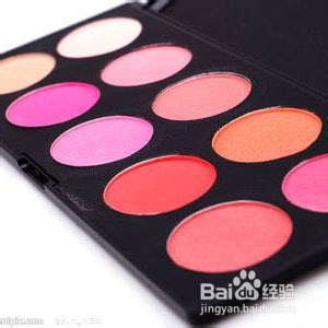 粉饼怎么选 不同肤质的选粉饼攻略