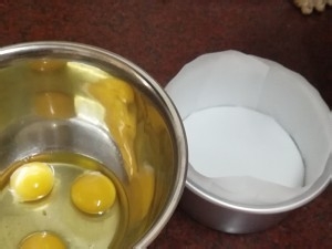 养生食补六寸草莓蛋糕的做法