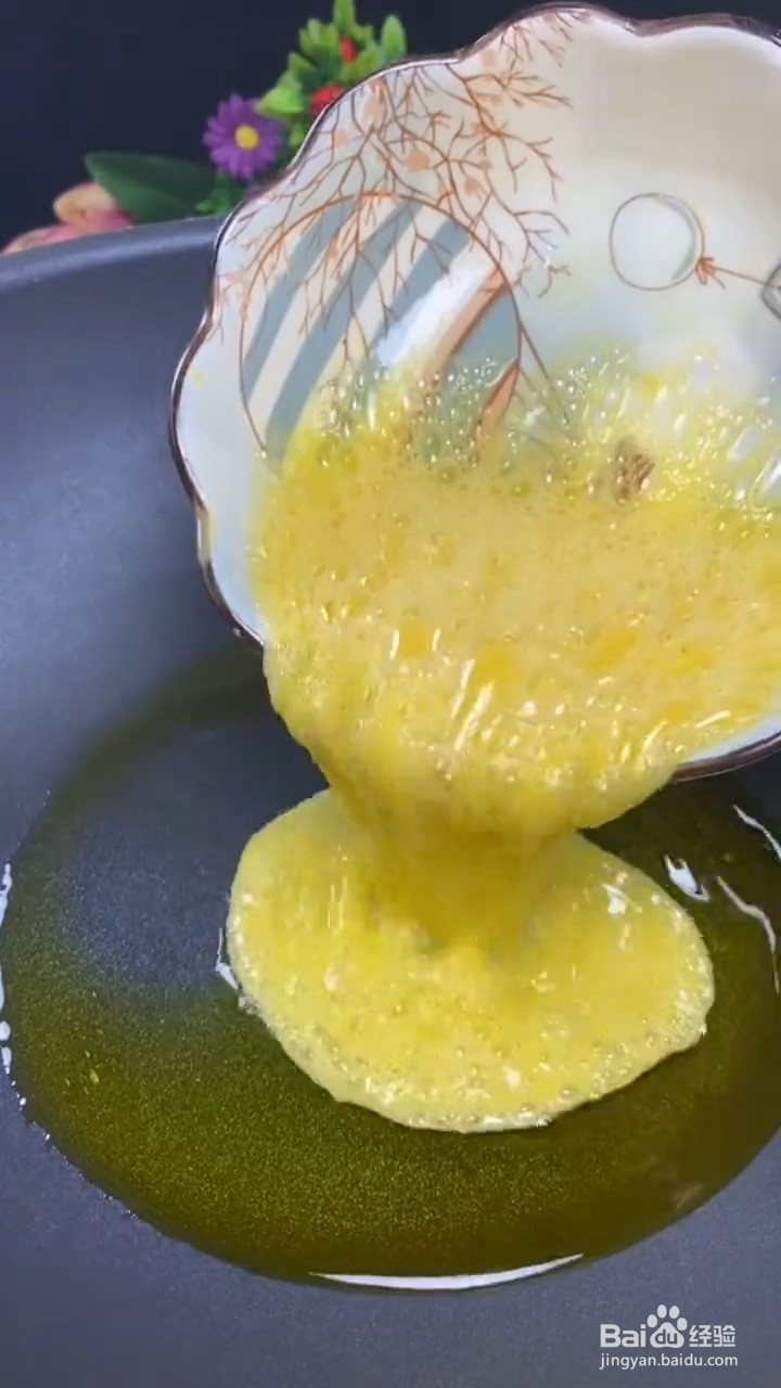 超级下饭的蒜台炒鸡蛋要怎样做