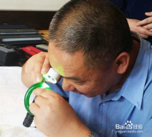 鉴别翡翠的真假小窍门