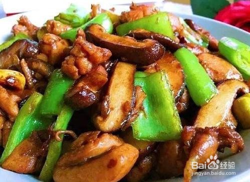 青椒香菇鲜炒鸡