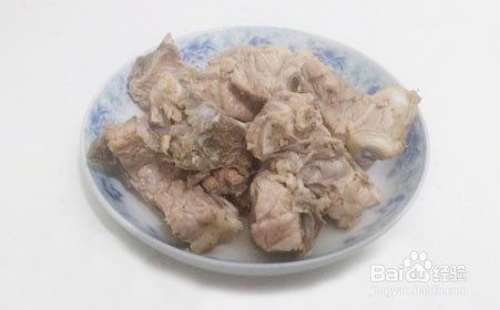 如何简单的做广式靓汤，苦瓜胡萝卜玉米猪骨汤