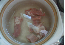 冬季多补汤水---海鲜排骨汤