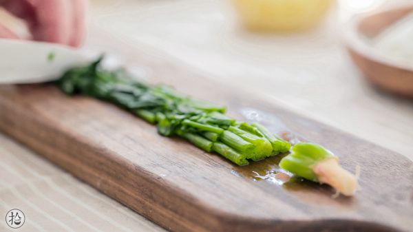 菠菜小米软发糕