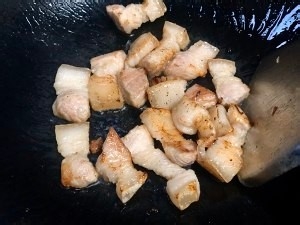 腊鸭腿炖萝卜省着吃的做法