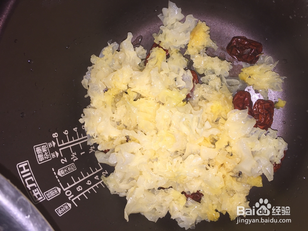 银耳冰糖炖雪梨糖水如何做?