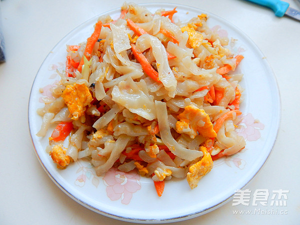 胡萝卜鸡蛋炒凉皮