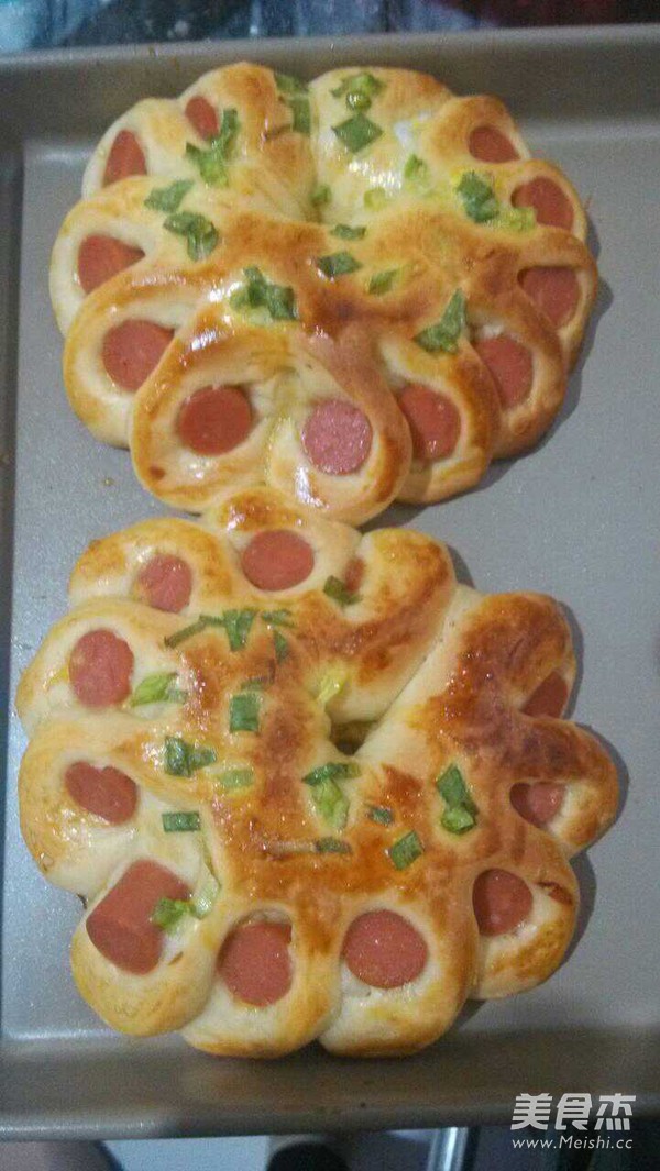 火腿肠花朵面包