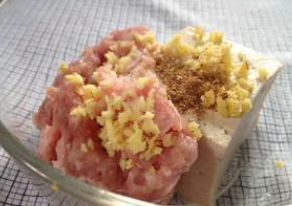 白萝卜豆腐圆子汤的做法