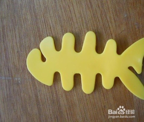 绕耳机线的鱼骨头使用方法