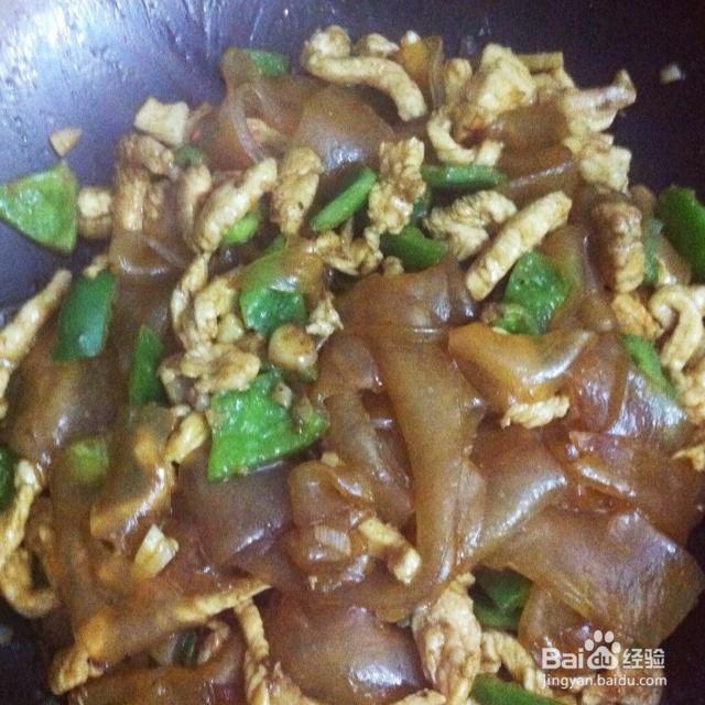 新手易做的鸡肉青椒粉皮