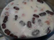 红巧梅花奶茶的简易做法