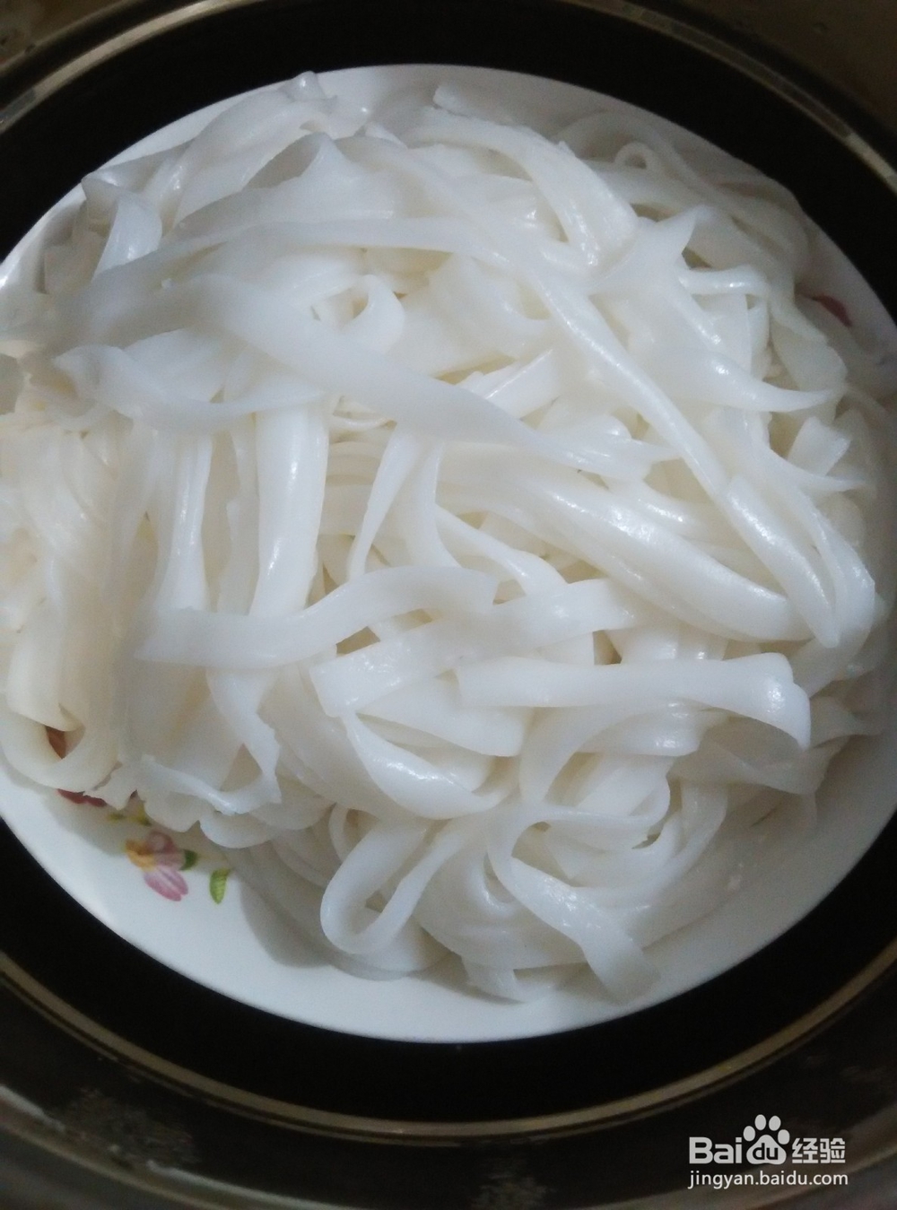 香菇蒜油拌河粉的简易做法