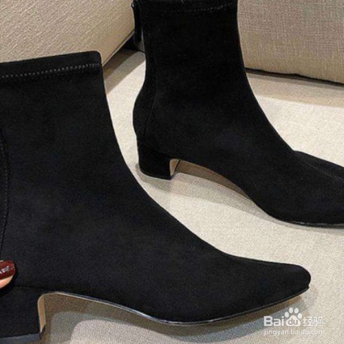 瘦瘦靴怎么搭配衣服
